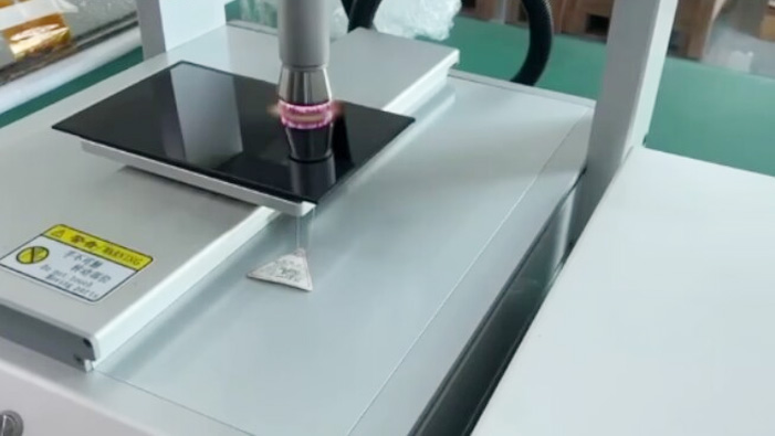 液晶顯示模組偏光片等離子清洗提高后續粘接性能