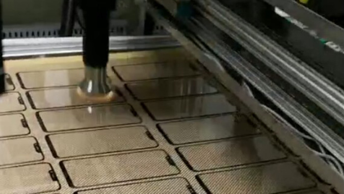 手機蓋板玻璃清洗提高后續鍍膜附著力